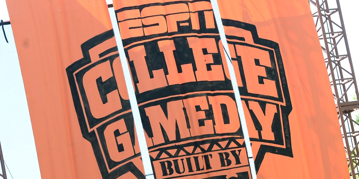 ESPN College GameDay Crew Picks and Predictions 2022 for Week 3 With Guest  Picker Luke Combs