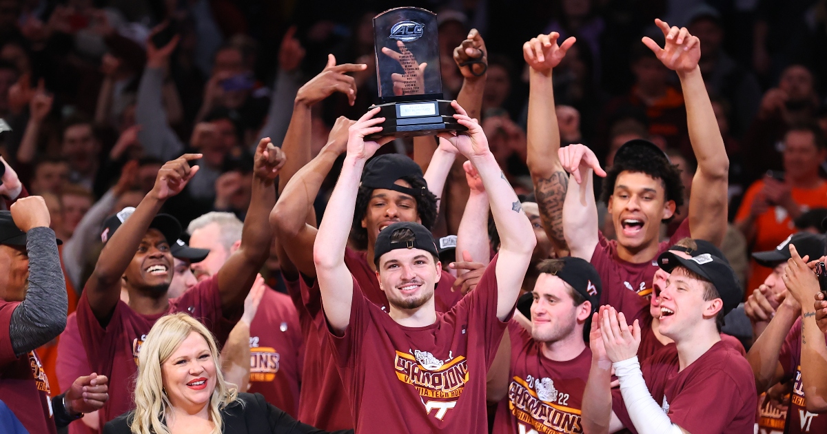 Men's Basketball receives 2022 Championship rings - Wright State