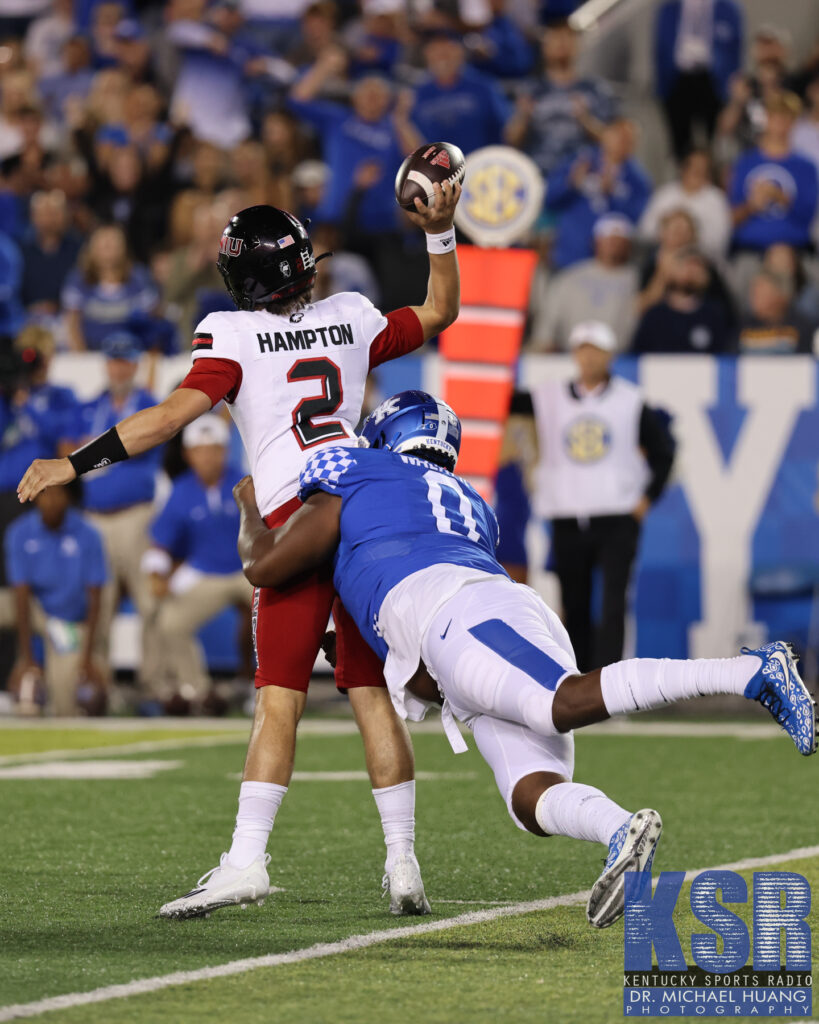 Kentucky defensive lineman Deone Walker hits a Northern Illinois quarterback