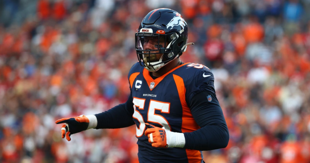 Broncos trading pass rusher Bradley Chubb to Dolphins for 2023 first-round  pick, RB Chase Edmonds