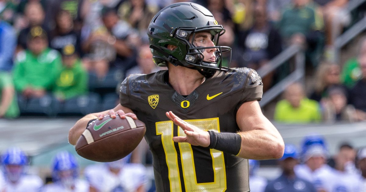 Bo Nix accurate, efficient, free of big mistakes in leading Oregon