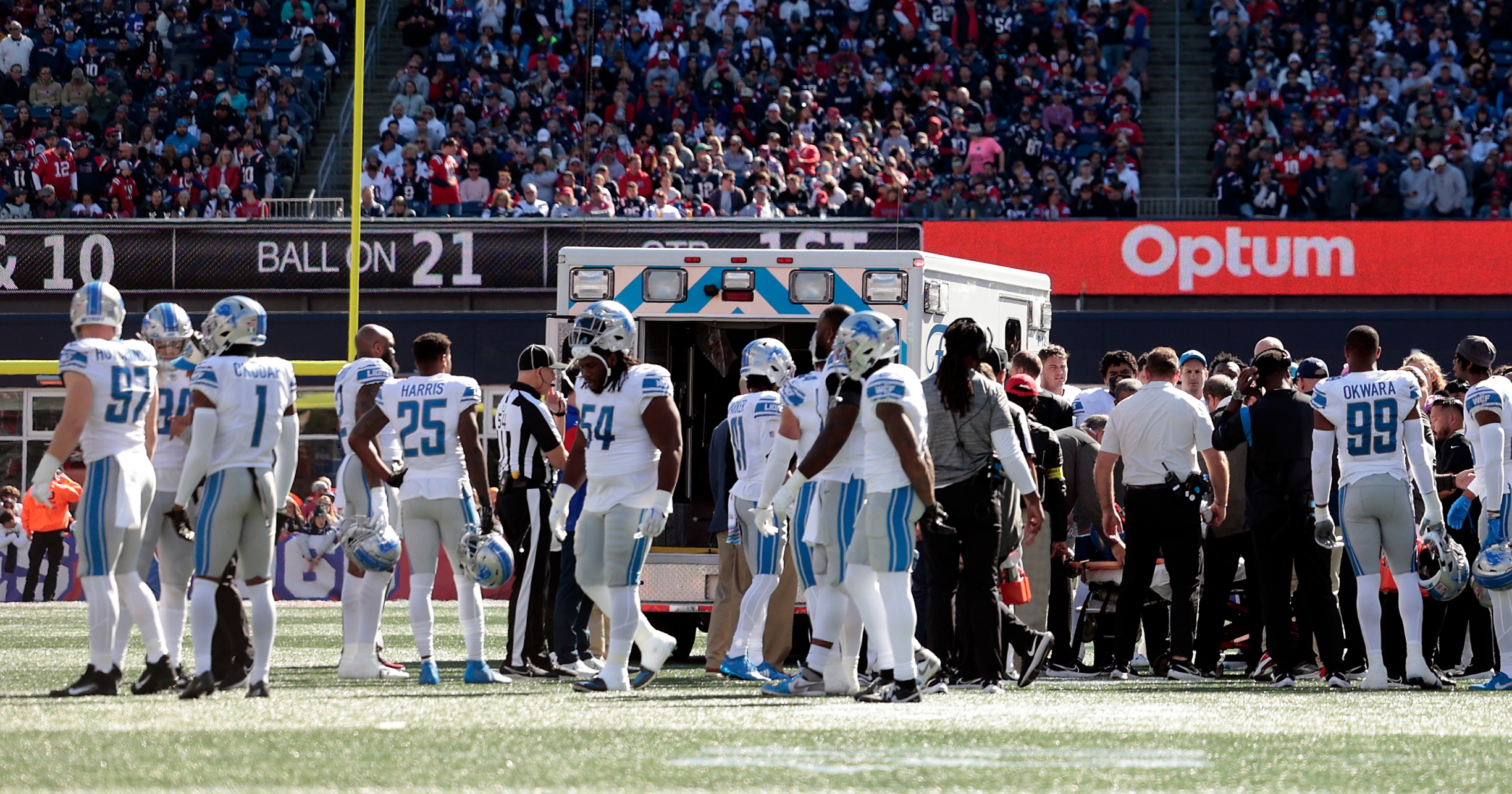 Detroit Lions DB Saivion Smith being evaluated for a neck injury