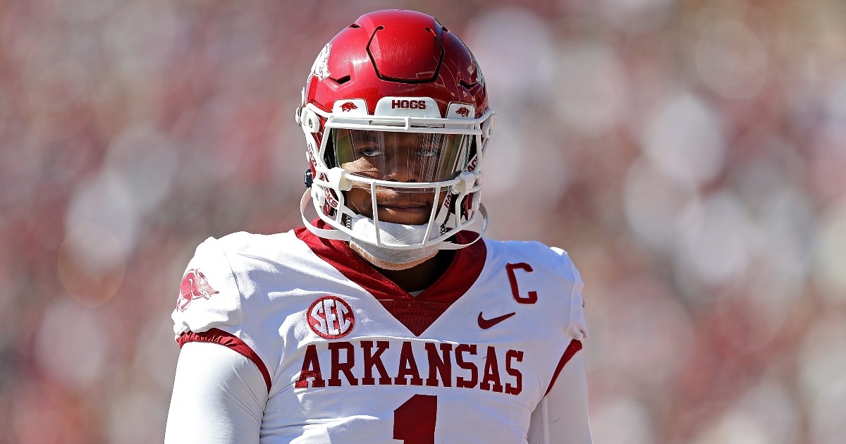 Arkansas quarterback KJ Jefferson announces decision to return to