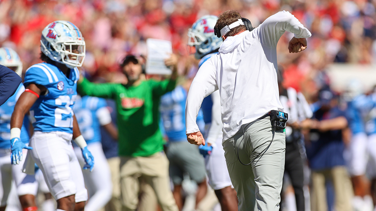 Lane Kiffin watches football game like the rest of us