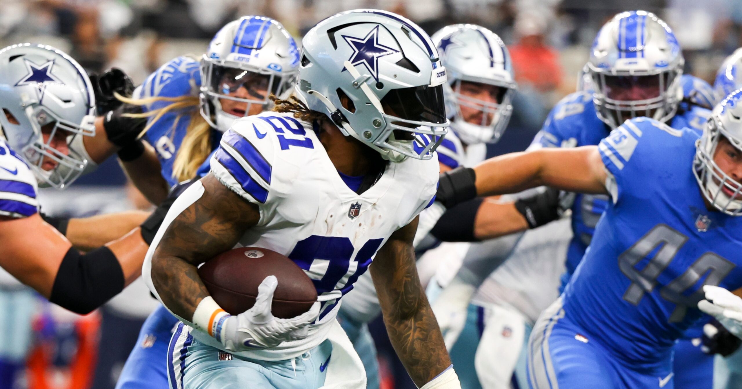 September 30, 2018: Dallas Cowboys running back Ezekiel Elliott #21 during  an NFL football game between the Detroit Lions and the Dallas Cowboys at  AT&T Stadium in Arlington, TX Dallas defeated Detroit