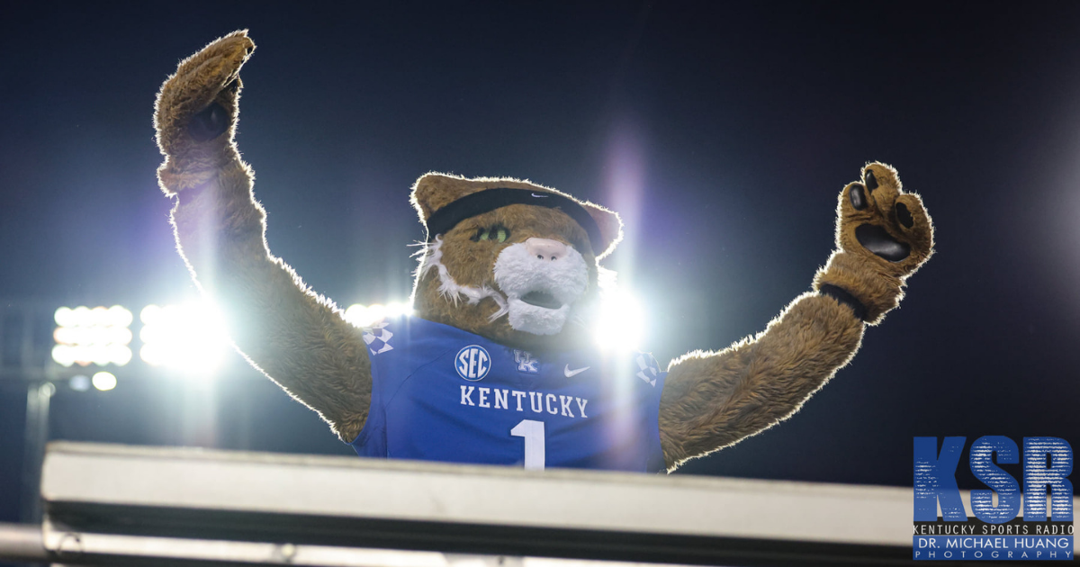 College football: How to watch No. 19 Kentucky at No. 3 Tennessee tonight  (10-29-22)