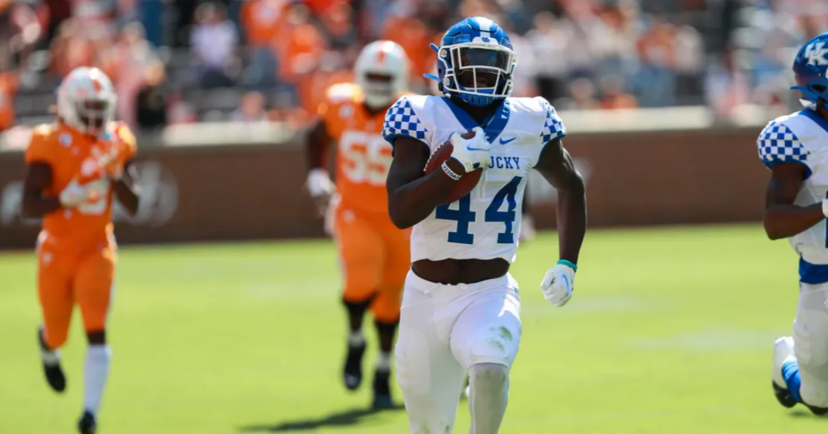 Look: Tennessee football going with all black uniforms against Kentucky -  Rocky Top Talk