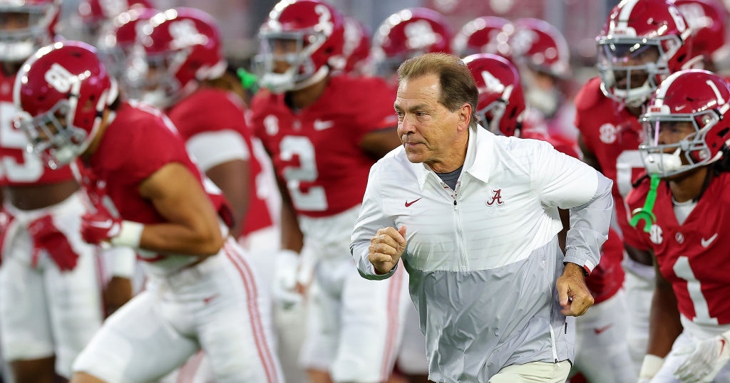 A.J. Brown wears Alabama sweatshirt after losing bet on Ole Miss