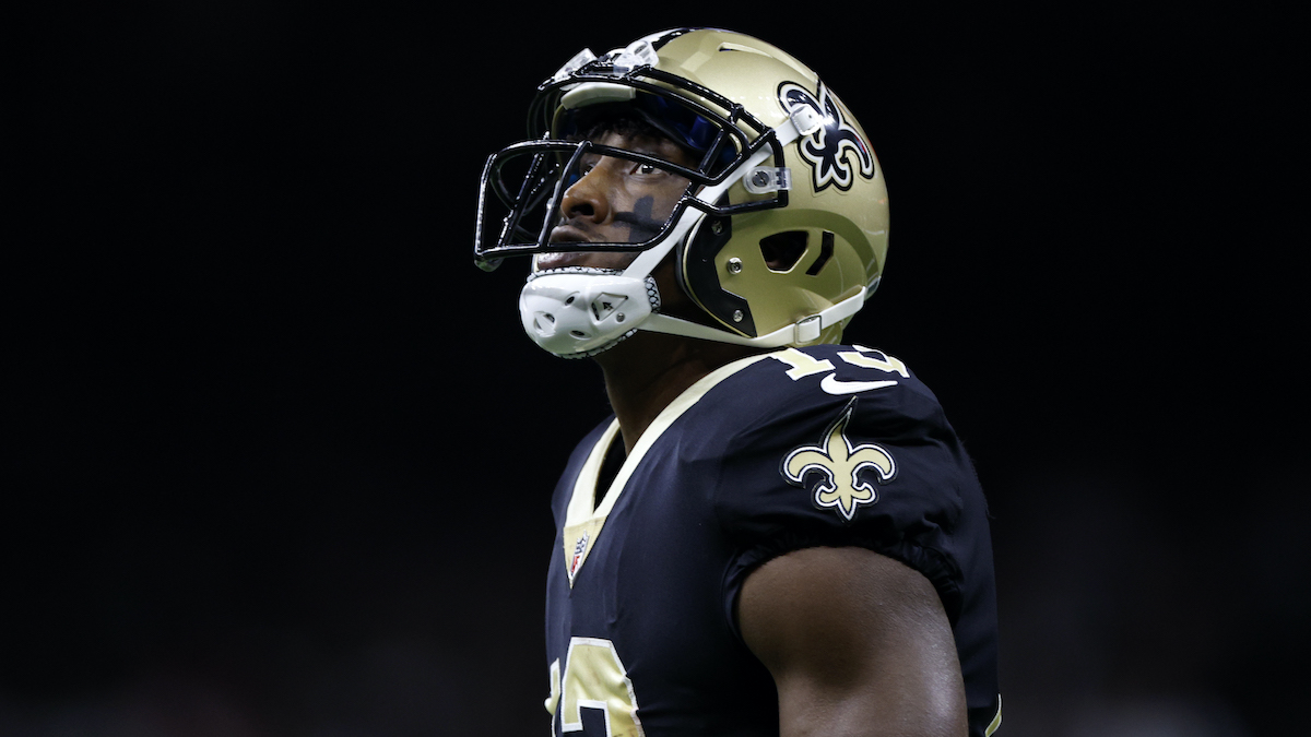 Running back Alvin Kamara of the New Orleans Saints on the sidelines  News Photo - Getty Images