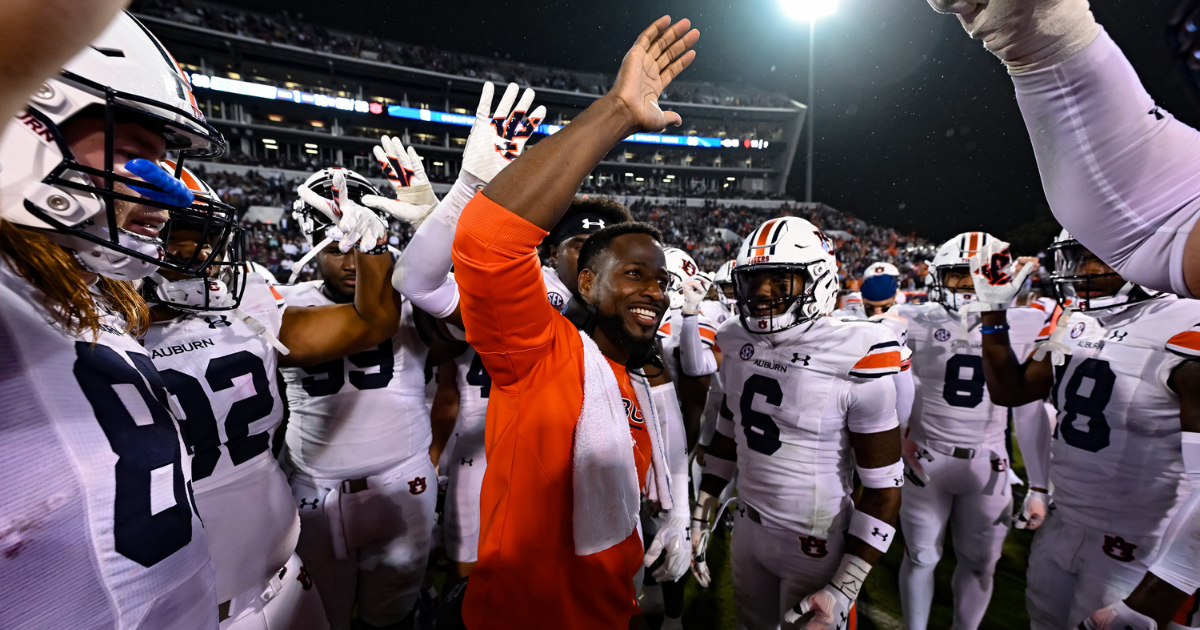 LOOK Auburn football facility hangs giant photos of Auburn coach