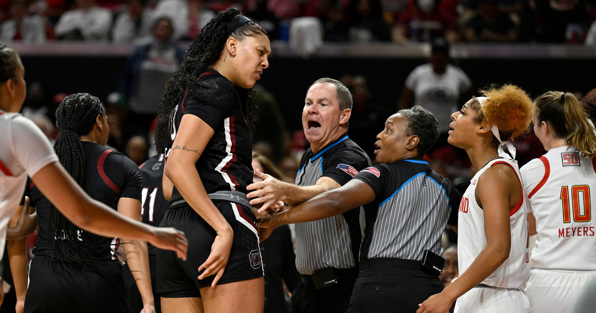 South Carolina women's basketball gets a much-needed wake-up call against  Tennessee - Garnet And Black Attack