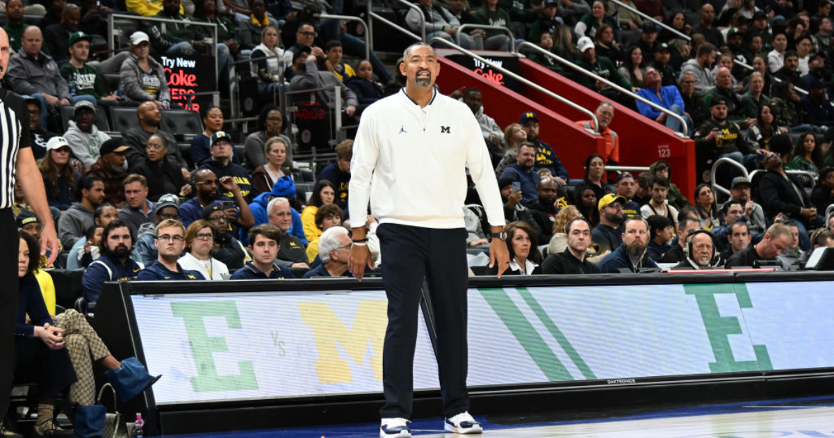 Michigan basketball moves up in AP top 25 rankings