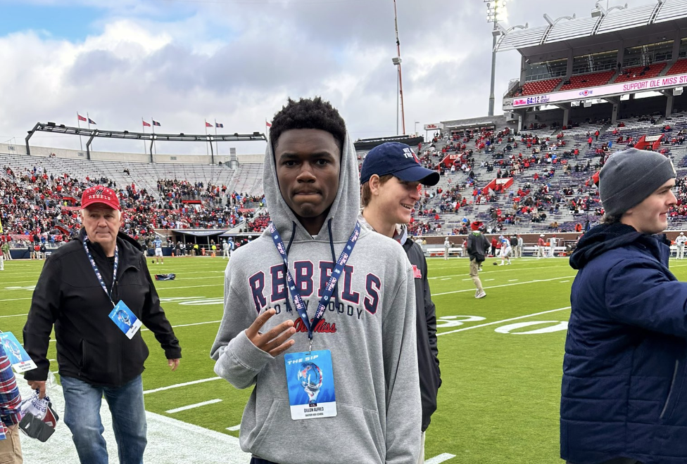 2025 WR Dillon Alfred receives offer after visiting Ole Miss