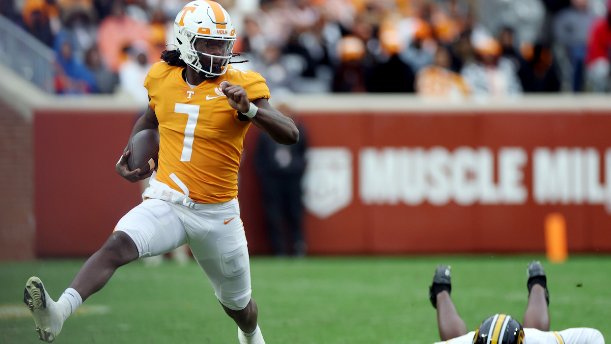 Watch Tennessee QB Joe Milton launches an orange 100 yards