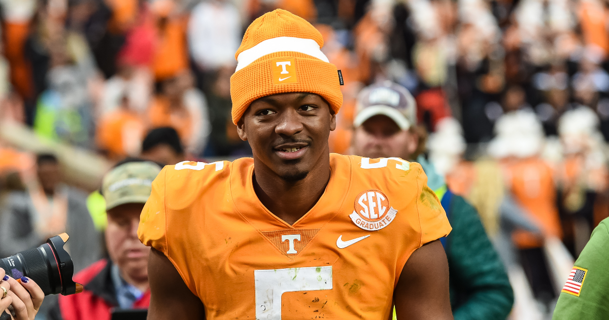 Tennessee's Hendon Hooker leaves South Carolina game with torn ACL