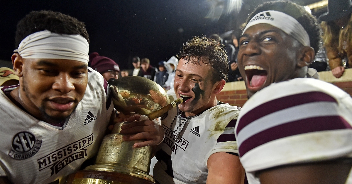 LOOK Mississippi State players Ty Cooper, John Lewis recreate viral