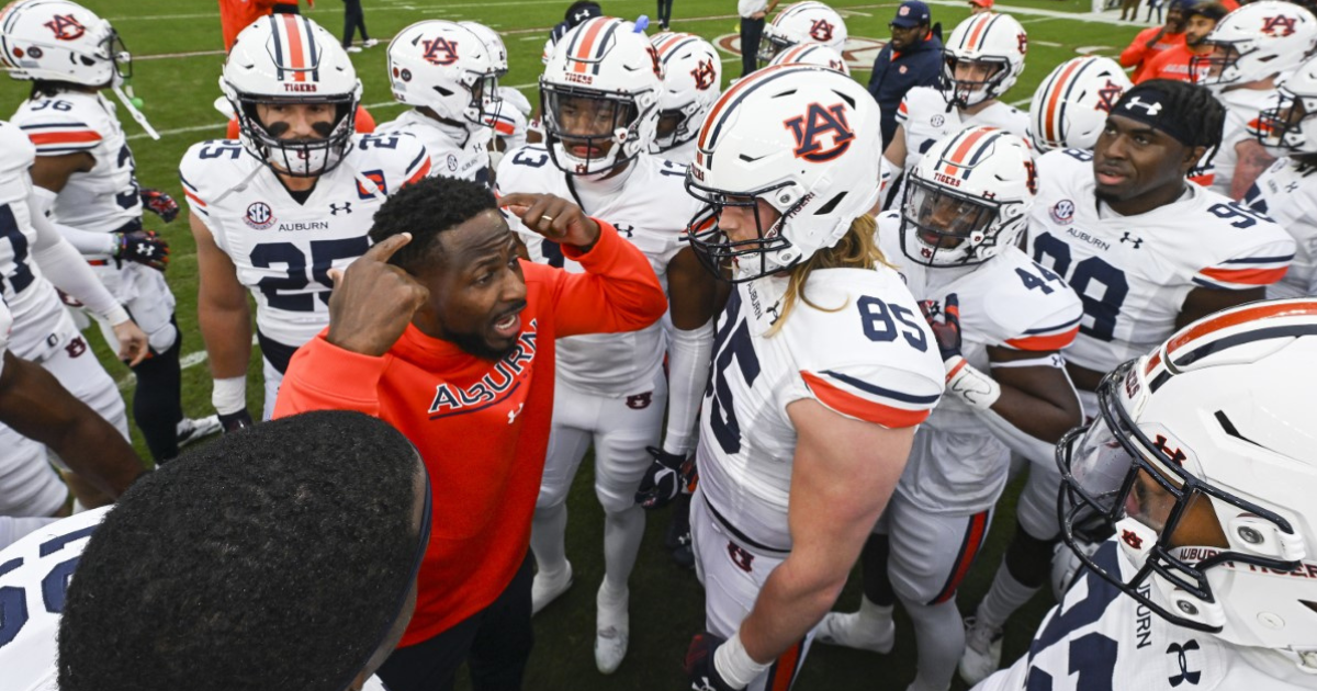 Auburn head coach Carnell Williams gives halftime thoughts of first home  game - On3