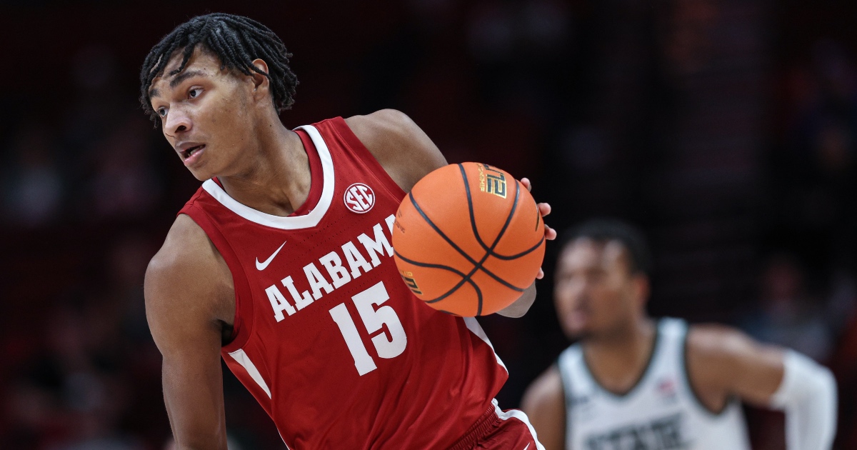 Will Alabama basketball's Noah Clowney be available for Auburn game?