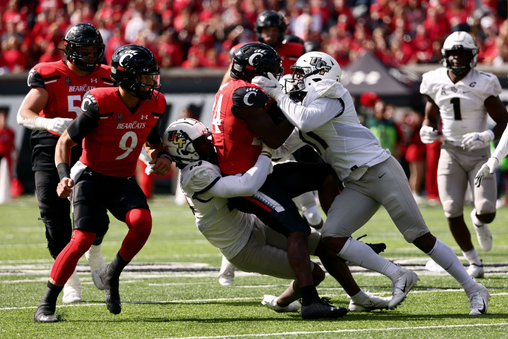 UCF linebacker Jeremiah JeanBaptiste to visit Ole Miss