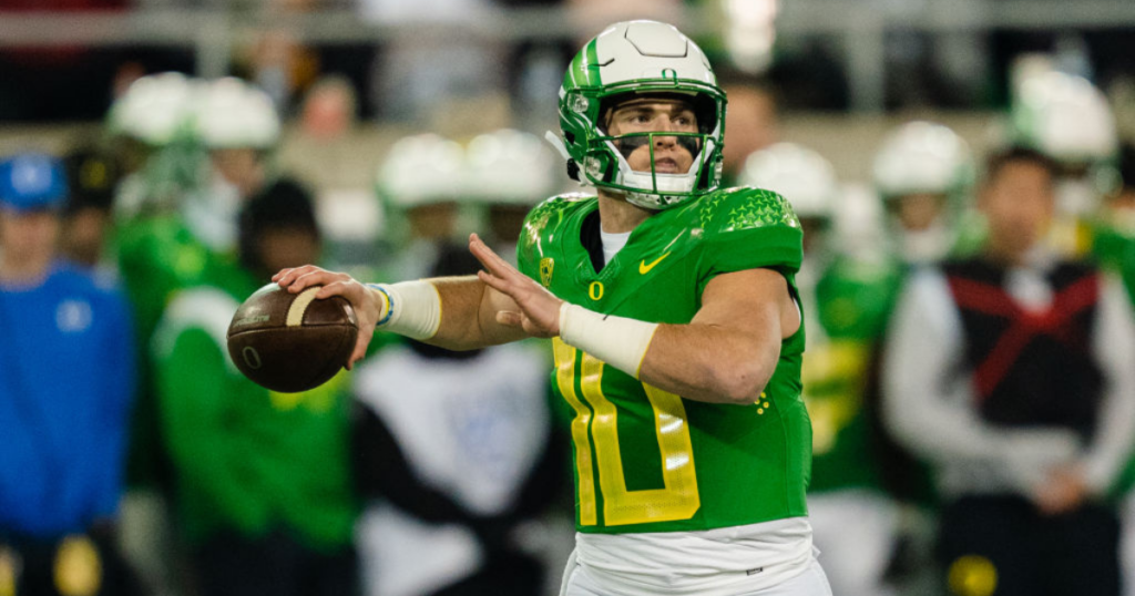 Not many national skeptics as Dillon Gabriel replaces Bo Nix at Oregon