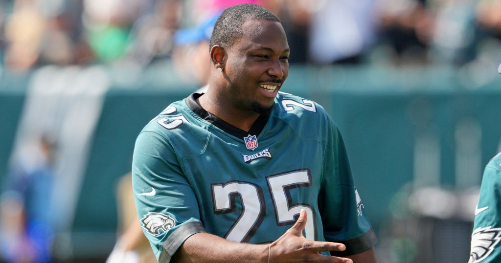 WATCH: Former Eagles star LeSean McCoy calls Dak Prescott 'ass