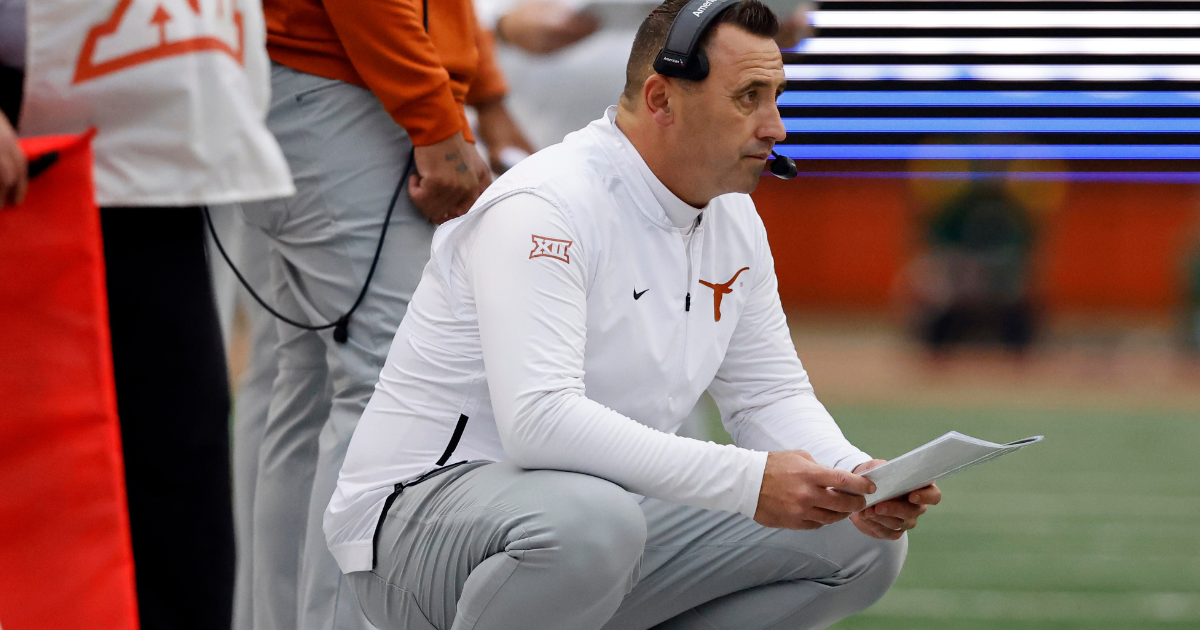 LOOK: Steve Sarkisian, Texas players arrive to Alamo Bowl