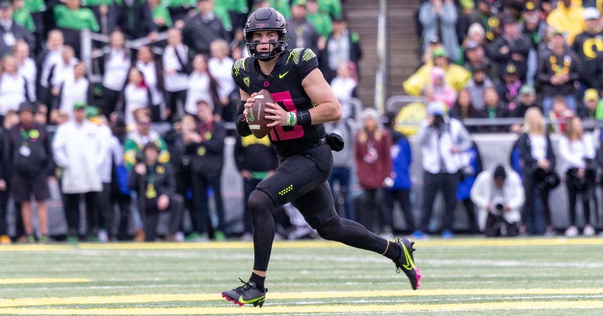 Oregon QB Bo Nix announces he will return to Eugene for one more season  with the Ducks