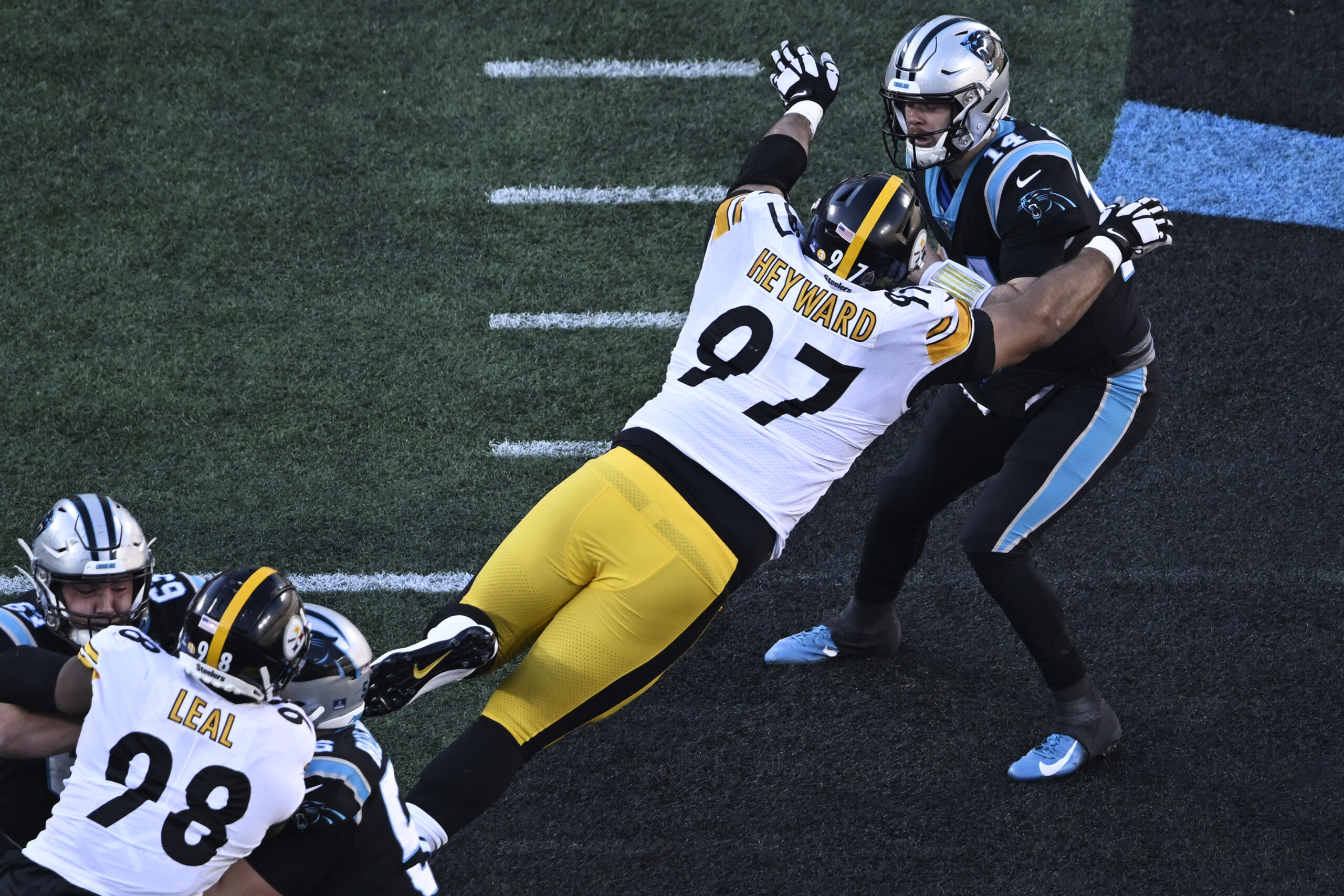 Cam Heyward lobbies for help on the Steelers defensive line