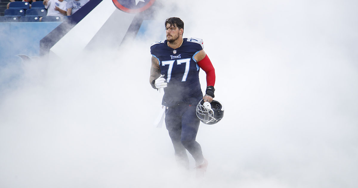 Ex-Michigan OL Taylor Lewan hypes up Nashville Predators crowd