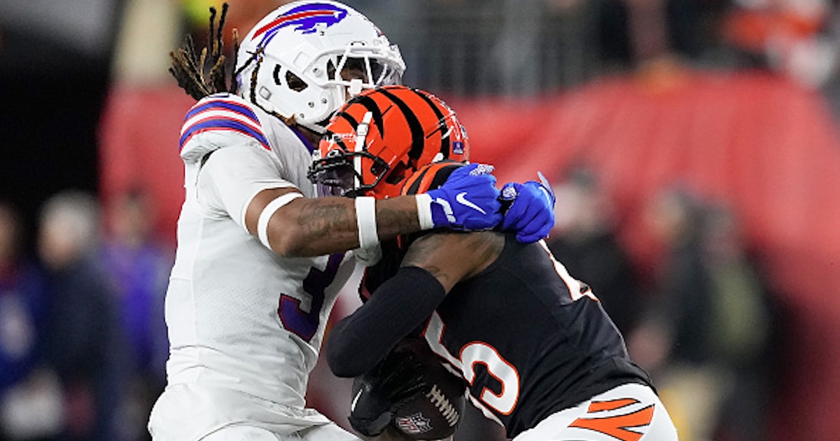 Buffalo Bills safety Damar Hamlin exits game via ambulance after scary  collapse, requires CPR - On3