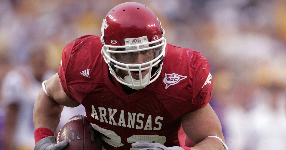 Former Razorback Peyton Hillis in hospital after ocean rescue