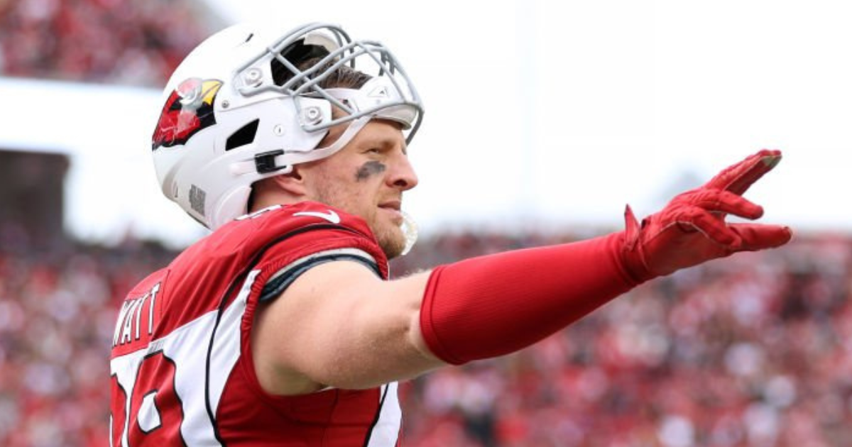 JJ Watt receives emotional standing ovation after final NFL game