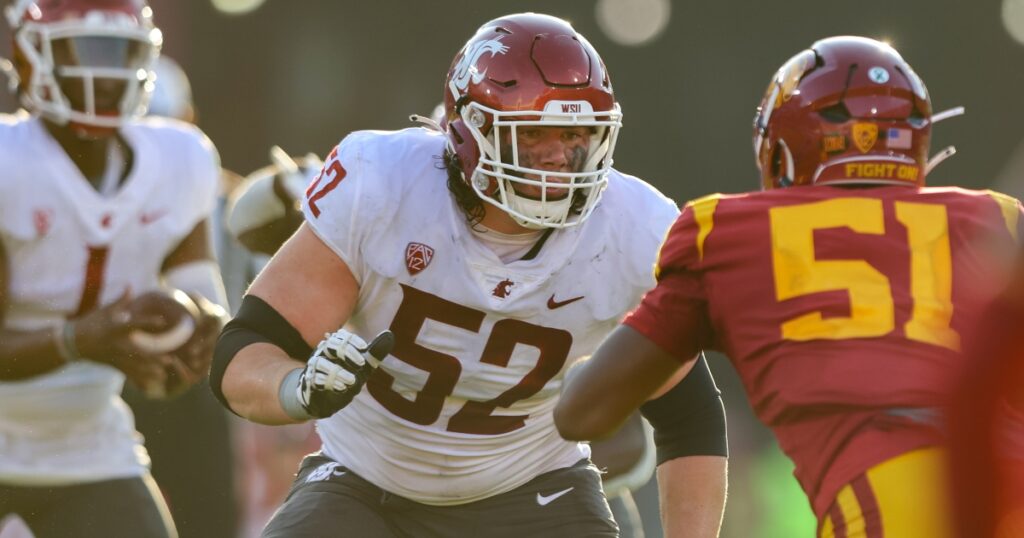 Washington State Cougars offensive lineman Jarrett Kingston (52) looks to block USC Trojans defensive lineman Solomon Byrd (51) during a college football game between the Washington State Cougars against the USC Trojans