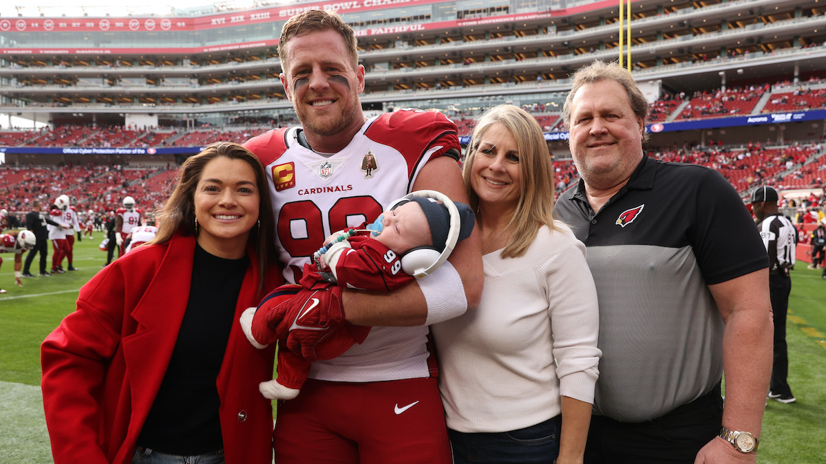 Cardinals' JJ Watt Humbled as Brothers Pay Tribute to His Career