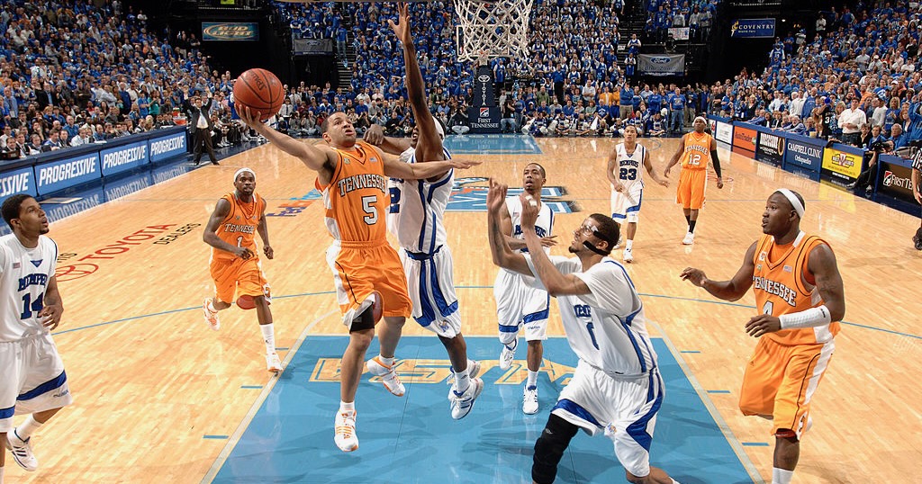 Kentucky native Chris Lofton has Tennessee jersey retired