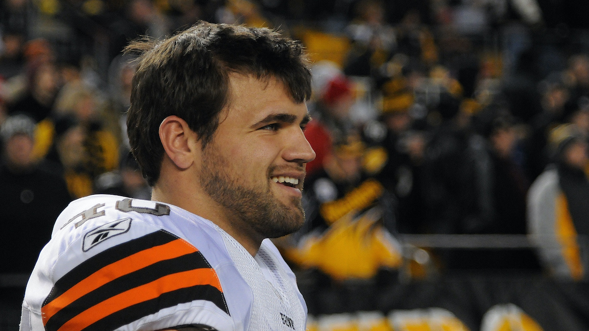 Ex-NFL RB Peyton Hillis hospitalized after saving kids in ocean