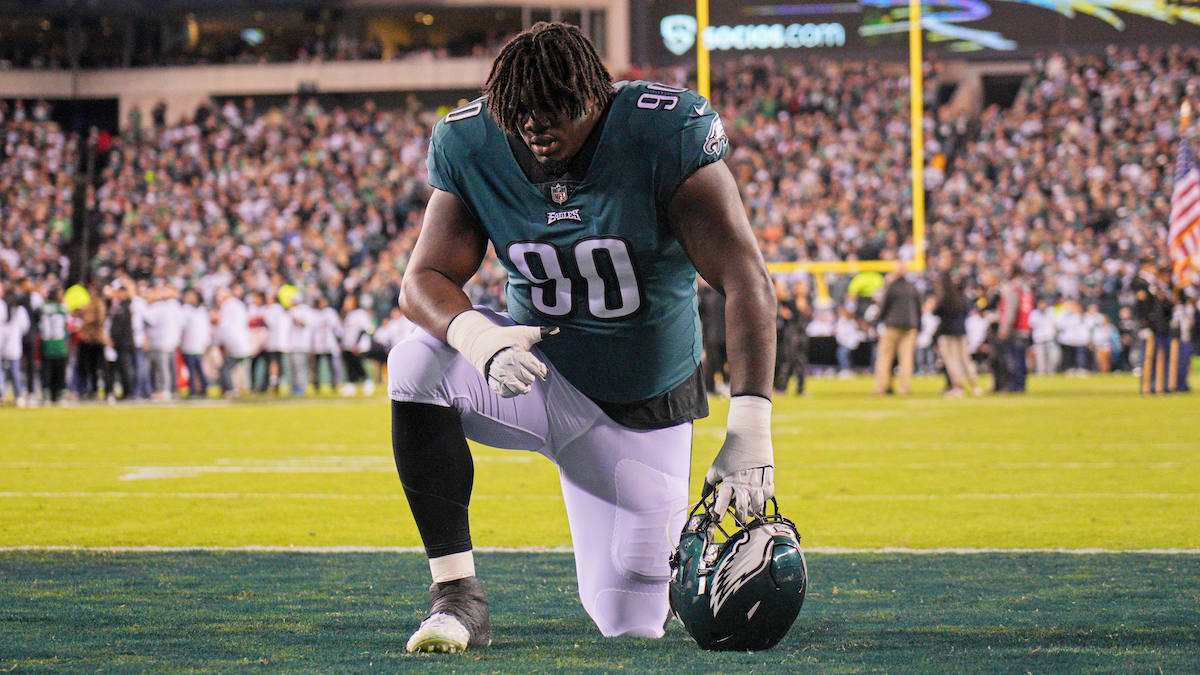 Through grief, Eagles' Jordan Davis and Nakobe Dean support each other  after the loss of their Georgia friends