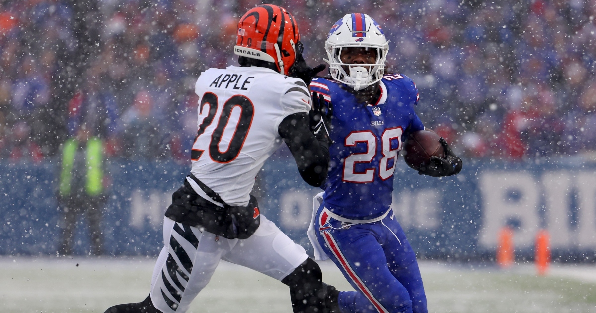 WATCH: Eli Apple does ridiculous sideline celebration following