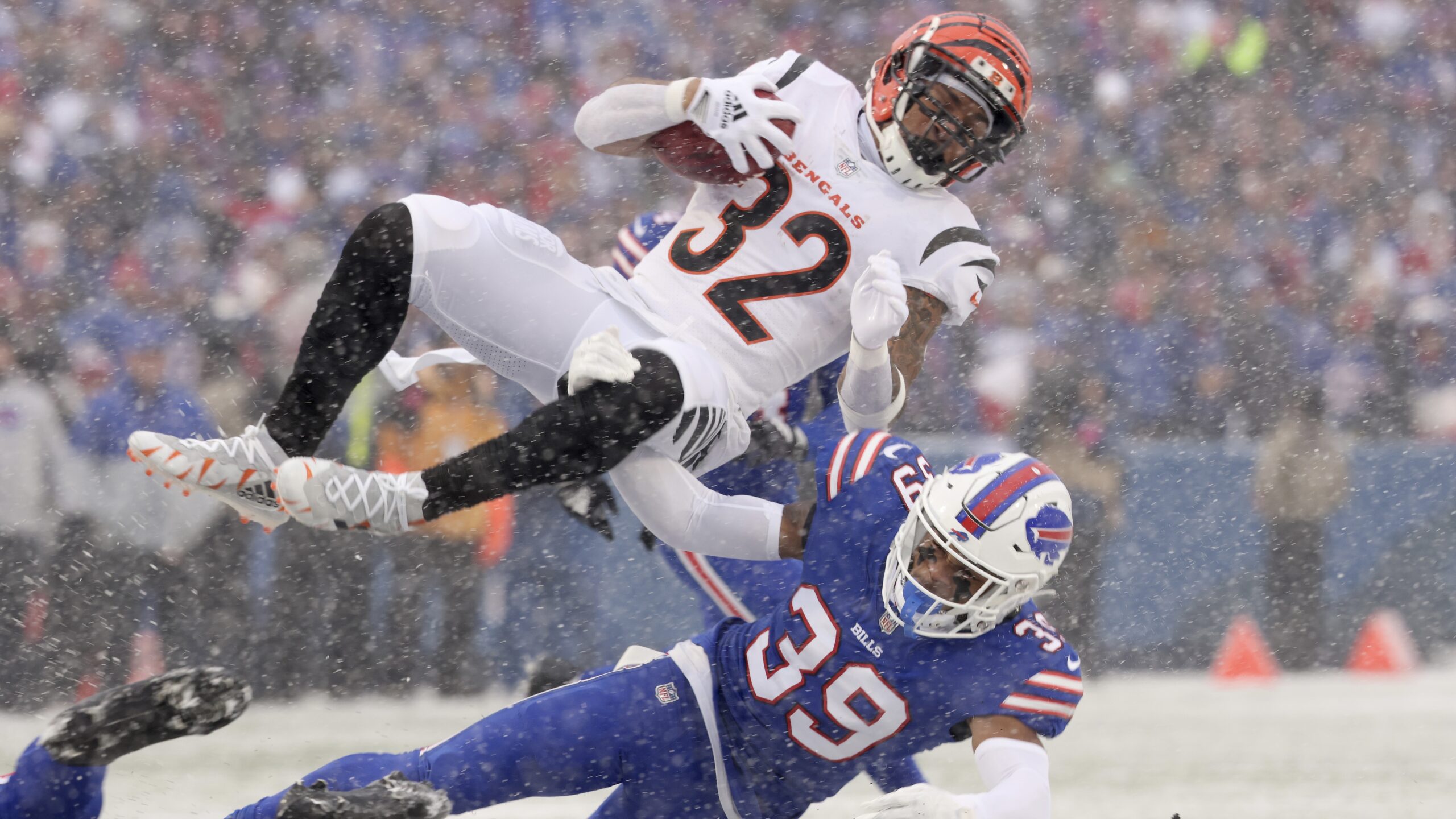 Bengals return to AFC title game after routing Bills in snow