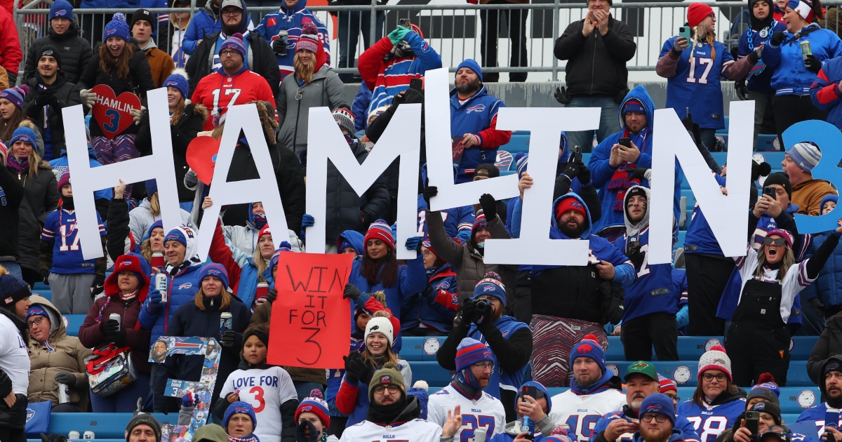 Buffalo Bills safety Damar Hamlin exits game via ambulance after scary  collapse, requires CPR - On3