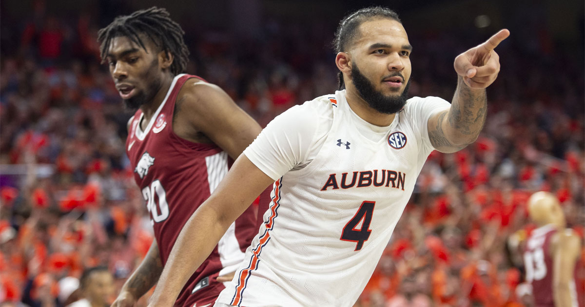 Bruce Pearl breaks down Johni Broome's play against West Virginia