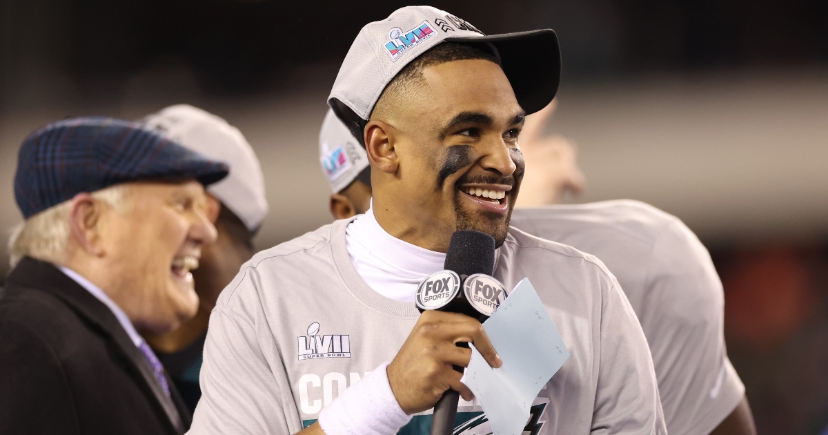 WATCH: Jalen Hurts casually celebrates NFC title win with victory cigar ...