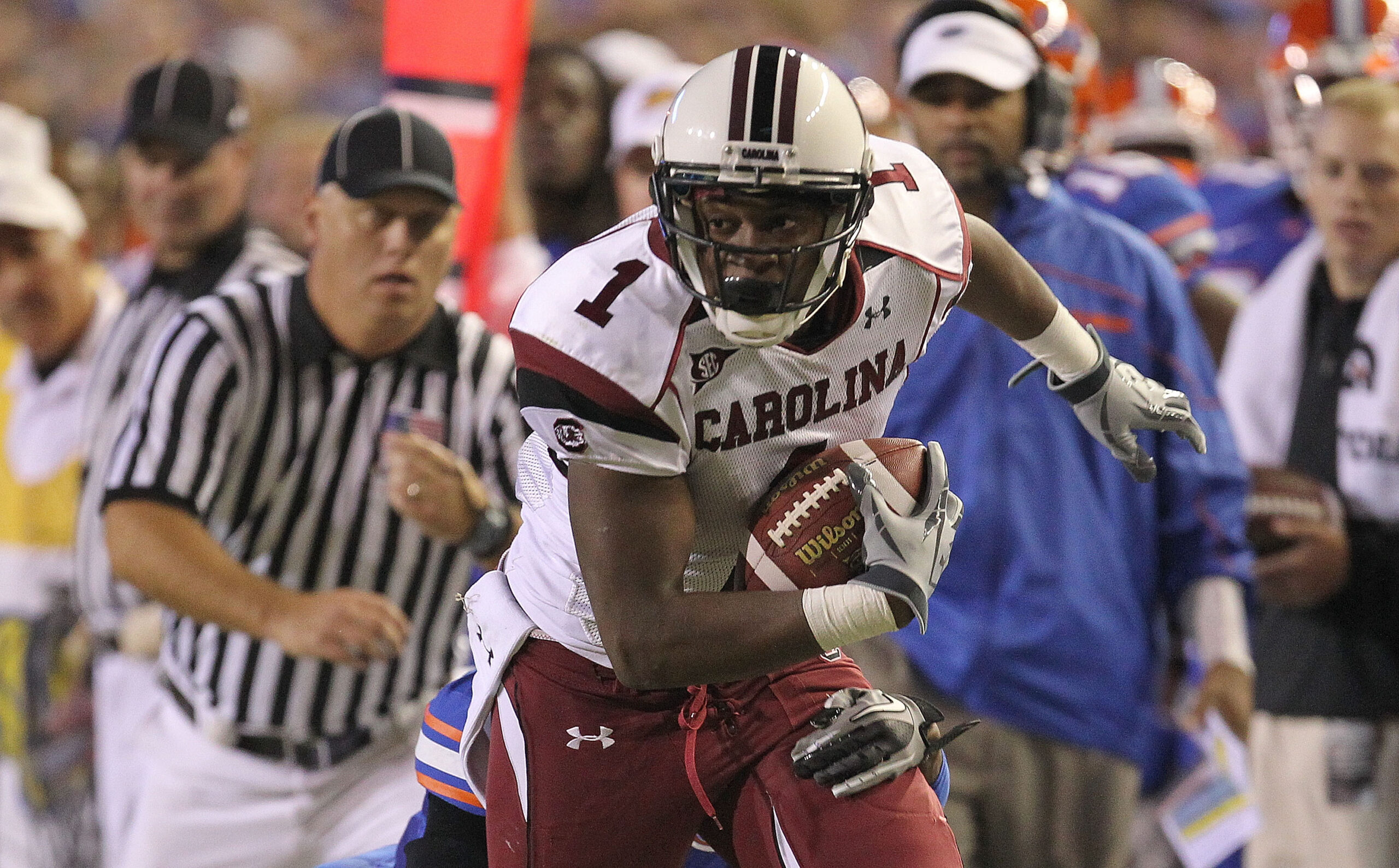 Watch as Alshon Jeffery's jersey is retired at Williams-Brice Stadium