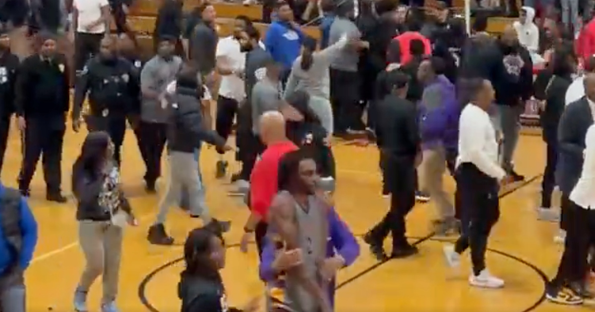 WATCH: Melee ensues during Kentucky commit DJ Wagner's high school game ...