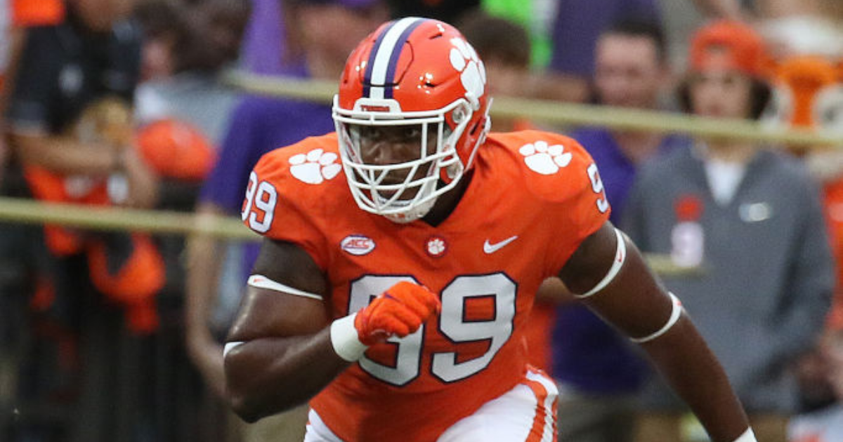 Clemson EDGE Greg Williams steps away from team