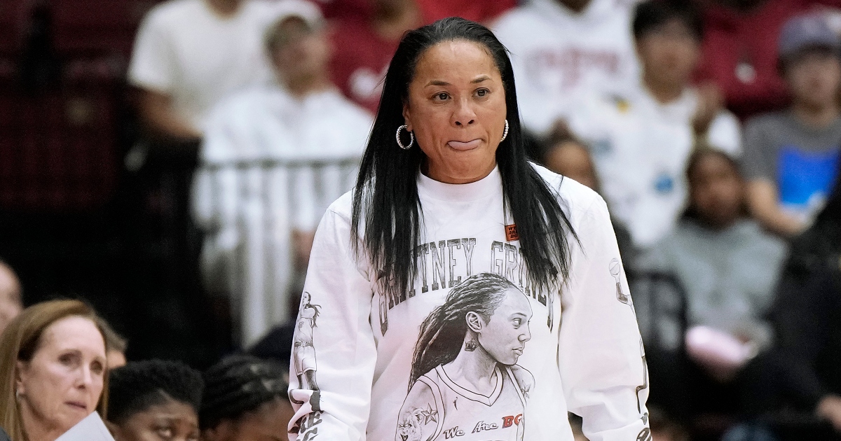 Dawn Staley pays homage to Pat Summitt ahead of Tennessee matchup - On3