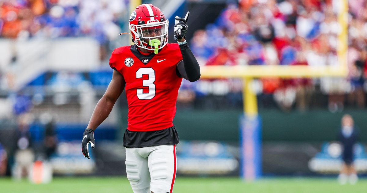 PFF names top ten returning college football cornerbacks in 2022