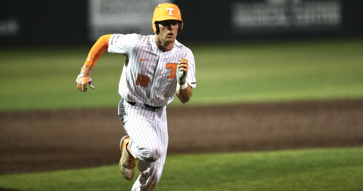 Kansas shortstop Maui Ahuna commits to Vols