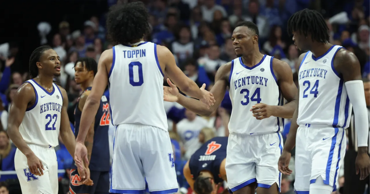 Georgetown basketball players sport 'I Can't Breathe' shirts in warm-ups