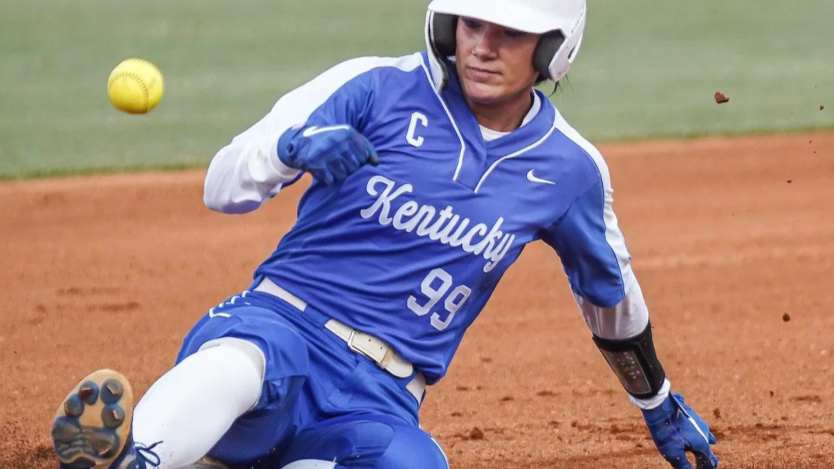 Kentucky Softball Splits Final Games in Palm Springs on Saturday